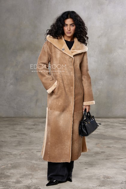 двухсторонняя - дублёнка с капюшоном