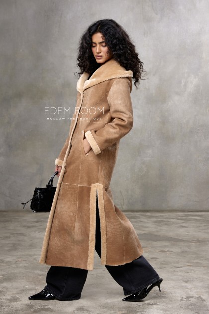 двухсторонняя - дублёнка с капюшоном