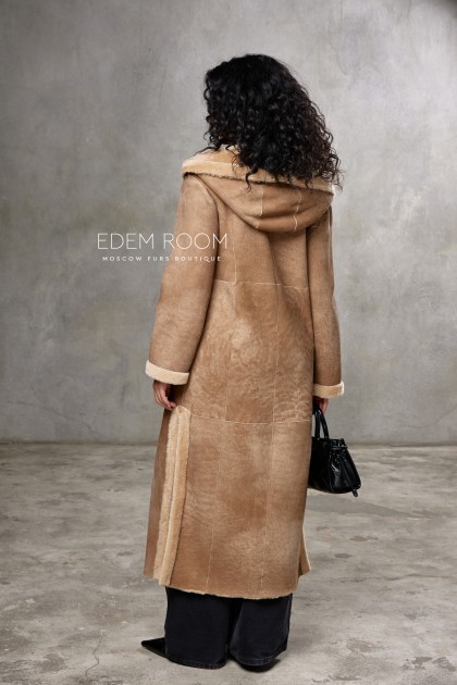 двухсторонняя - дублёнка с капюшоном