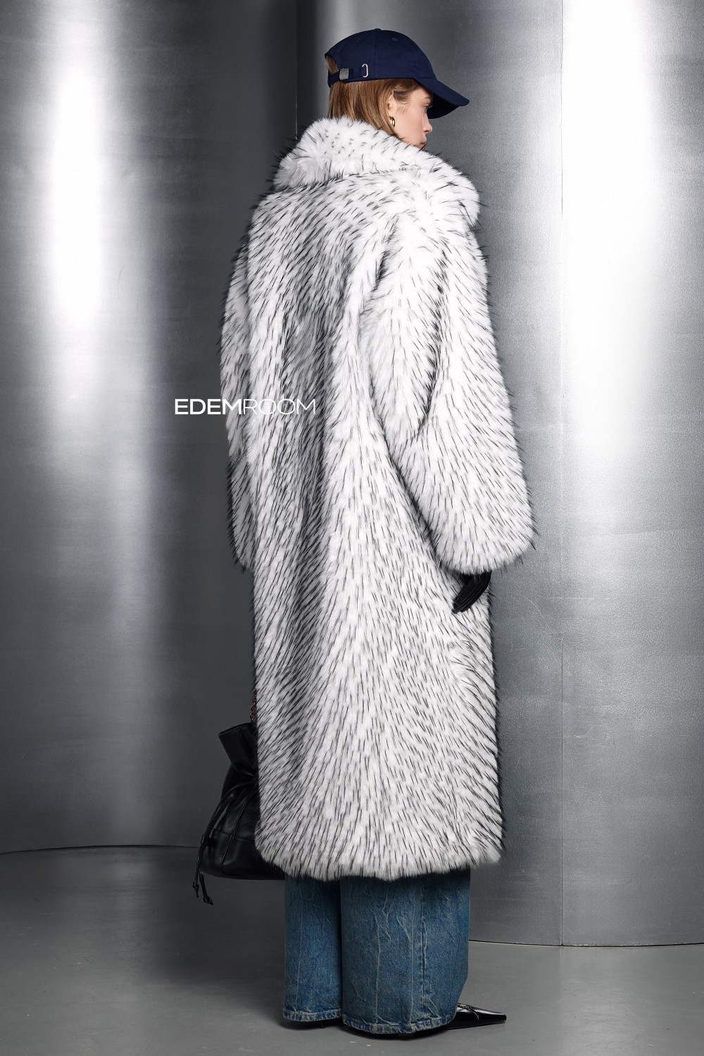 длинная шуба из эко - енота 