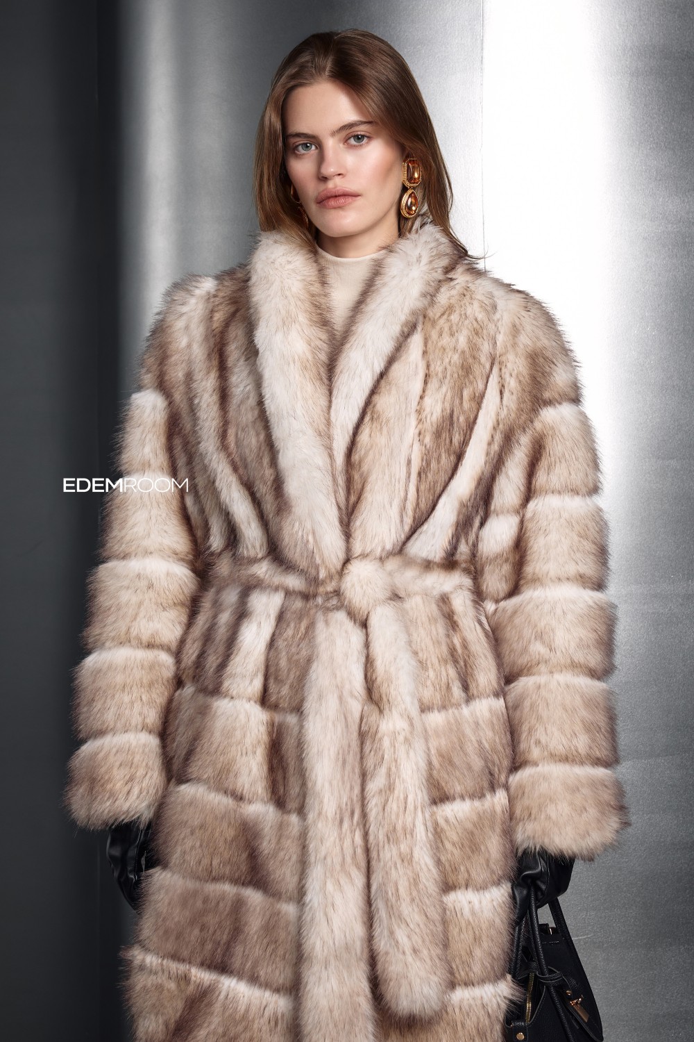 длинная шуба из эко куницы
