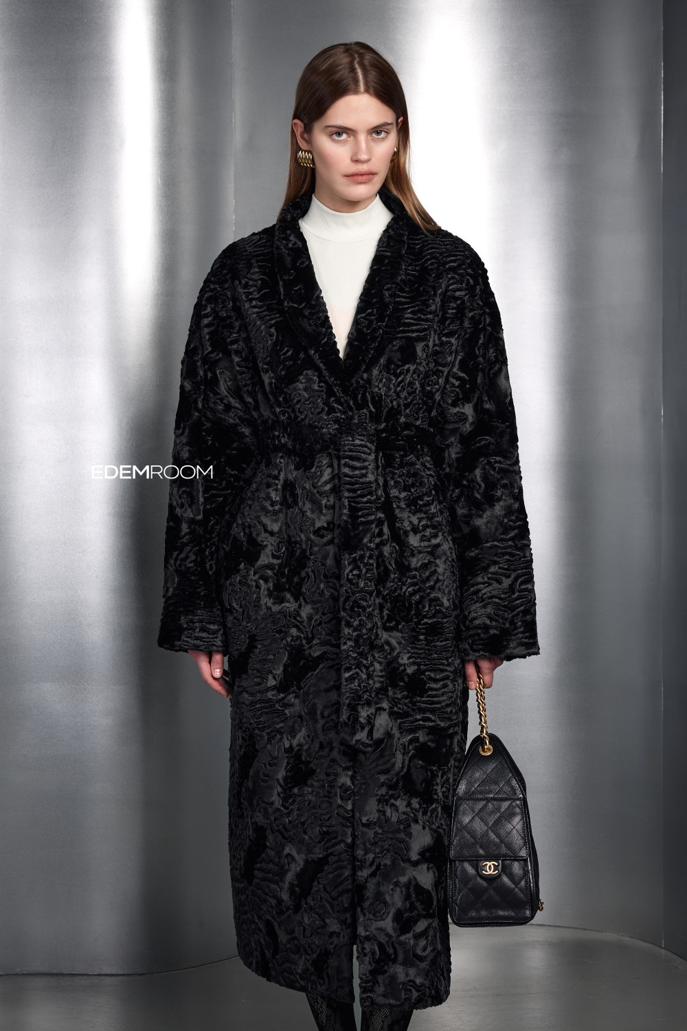 шуба из эко меха под каракуль