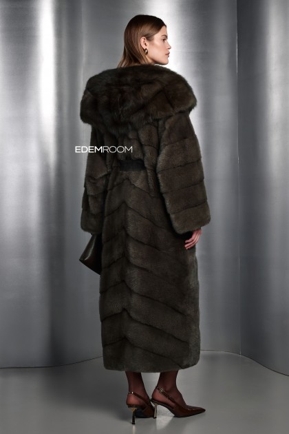длинная норковая шуба с капюшоном из куницы