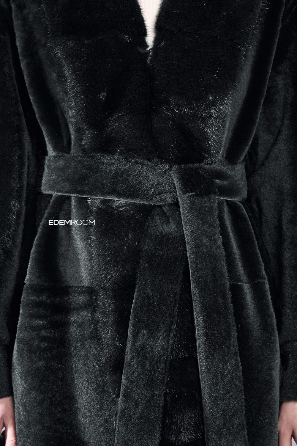 чёрное пальто - дублёнка с мехом норки