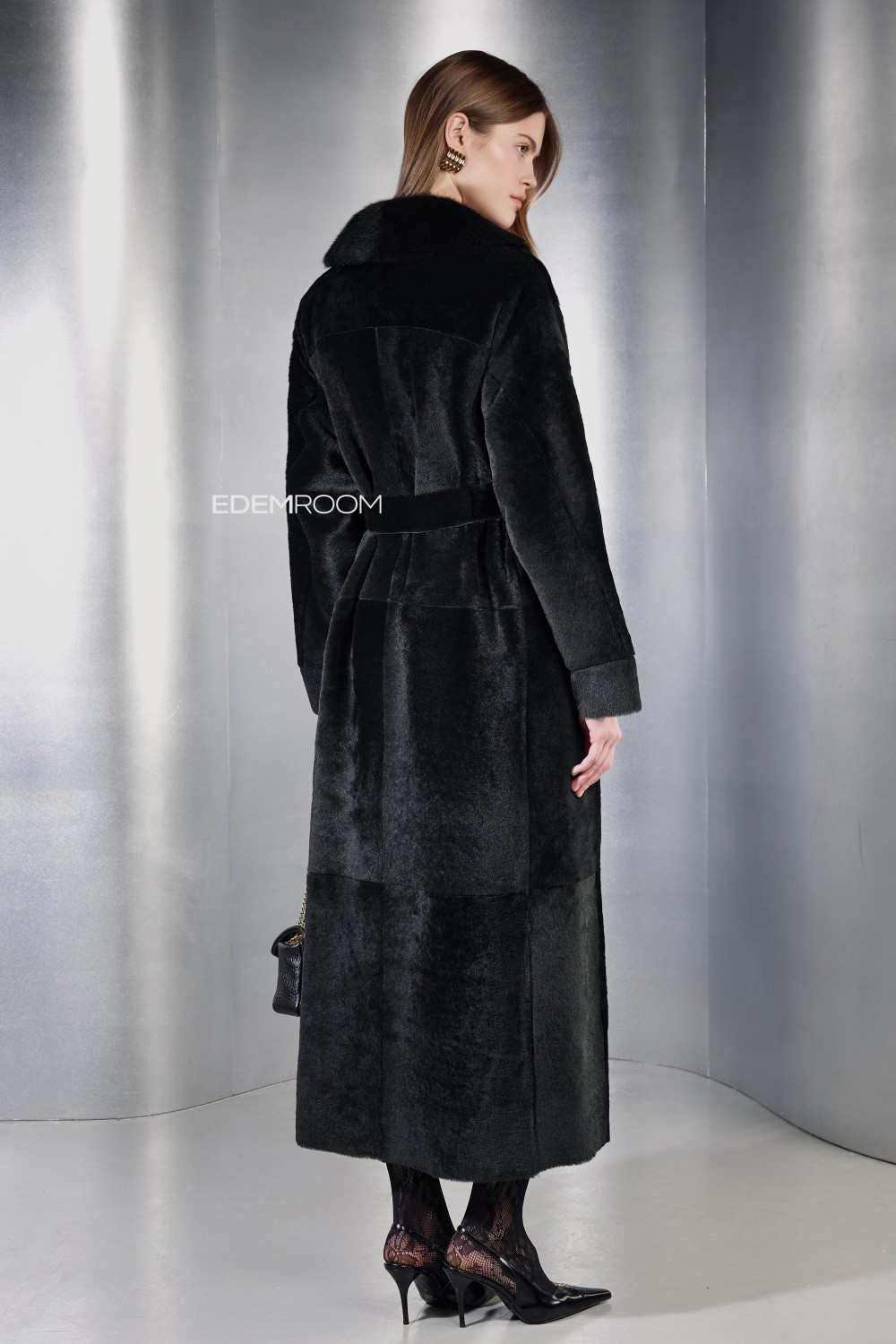 чёрное пальто - дублёнка с мехом норки