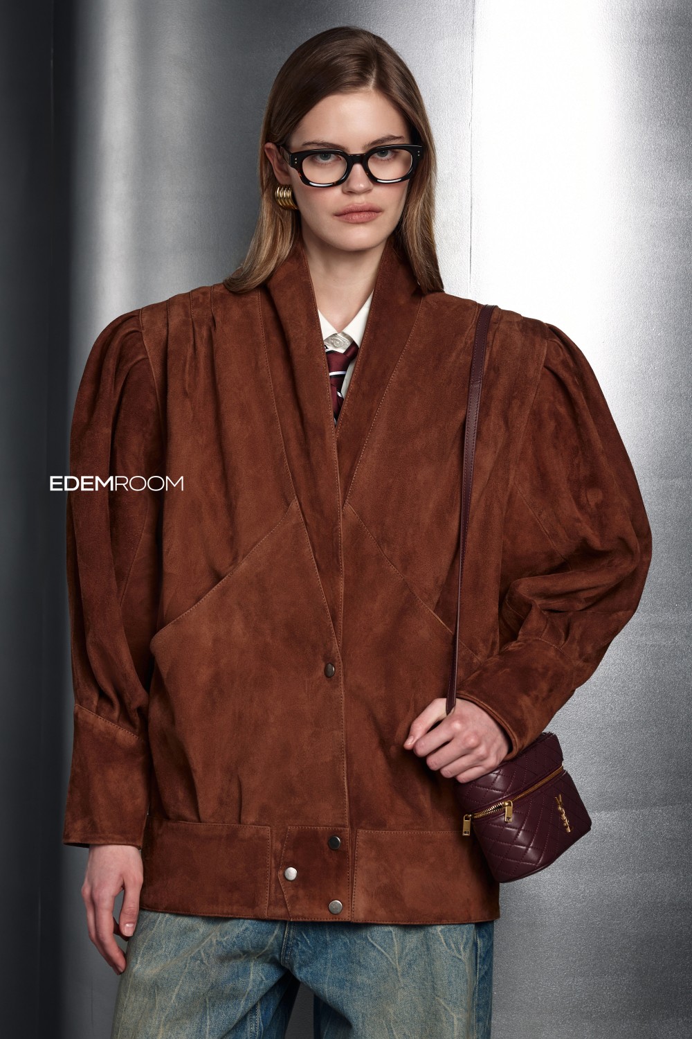 Замшевая куртка на кнопках