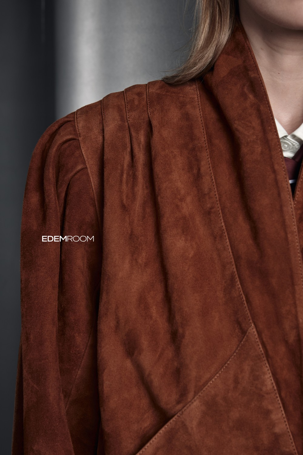 Замшевая куртка на кнопках