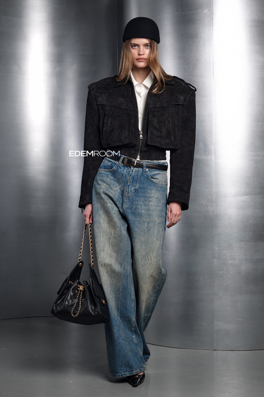 короткая замшевая куртка на резинке