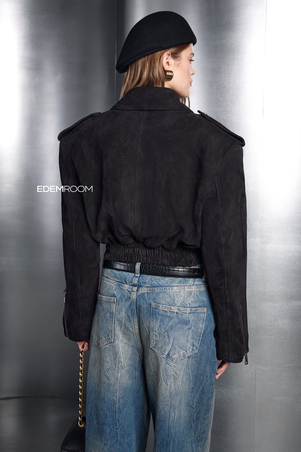 короткая замшевая куртка на резинке