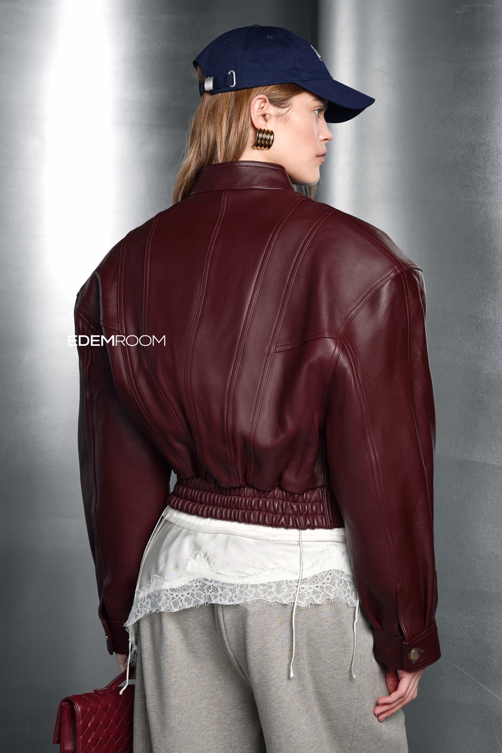 кожаная куртка - бомбер