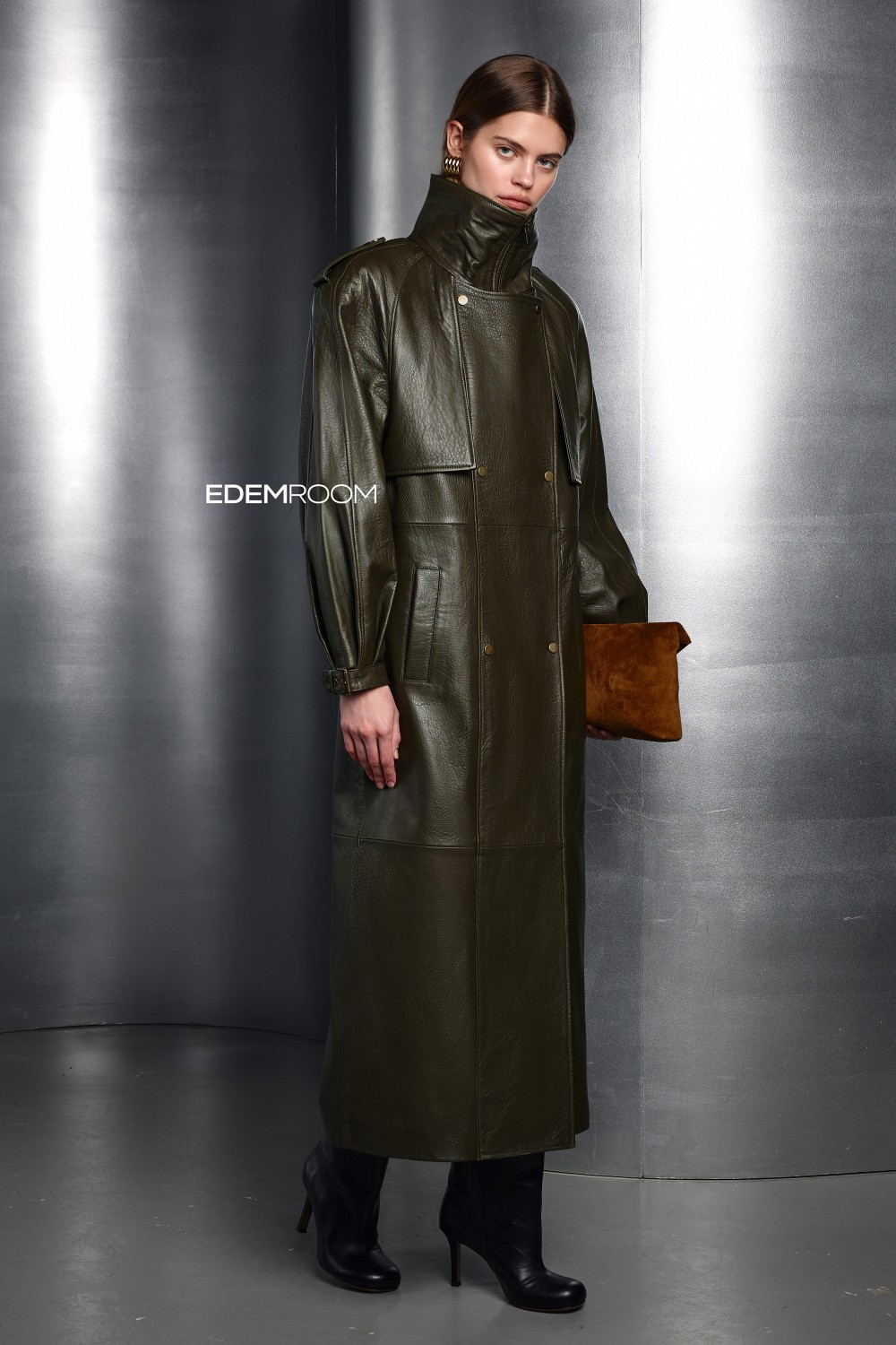 демисезонный кожаный плащ