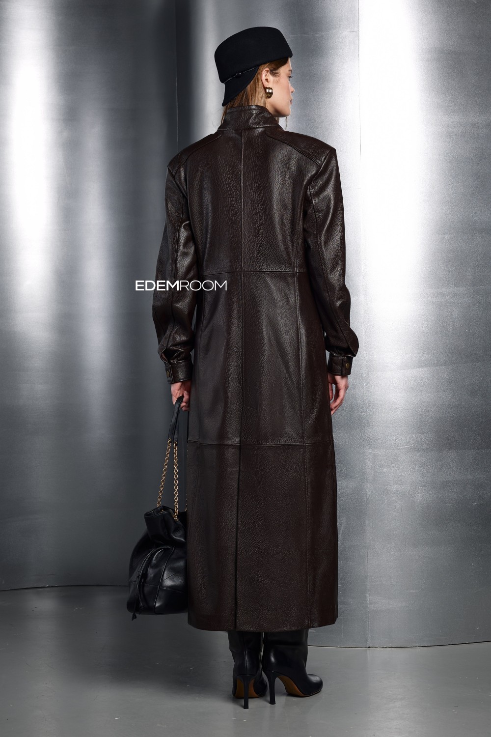 коричневый кожаный тренч