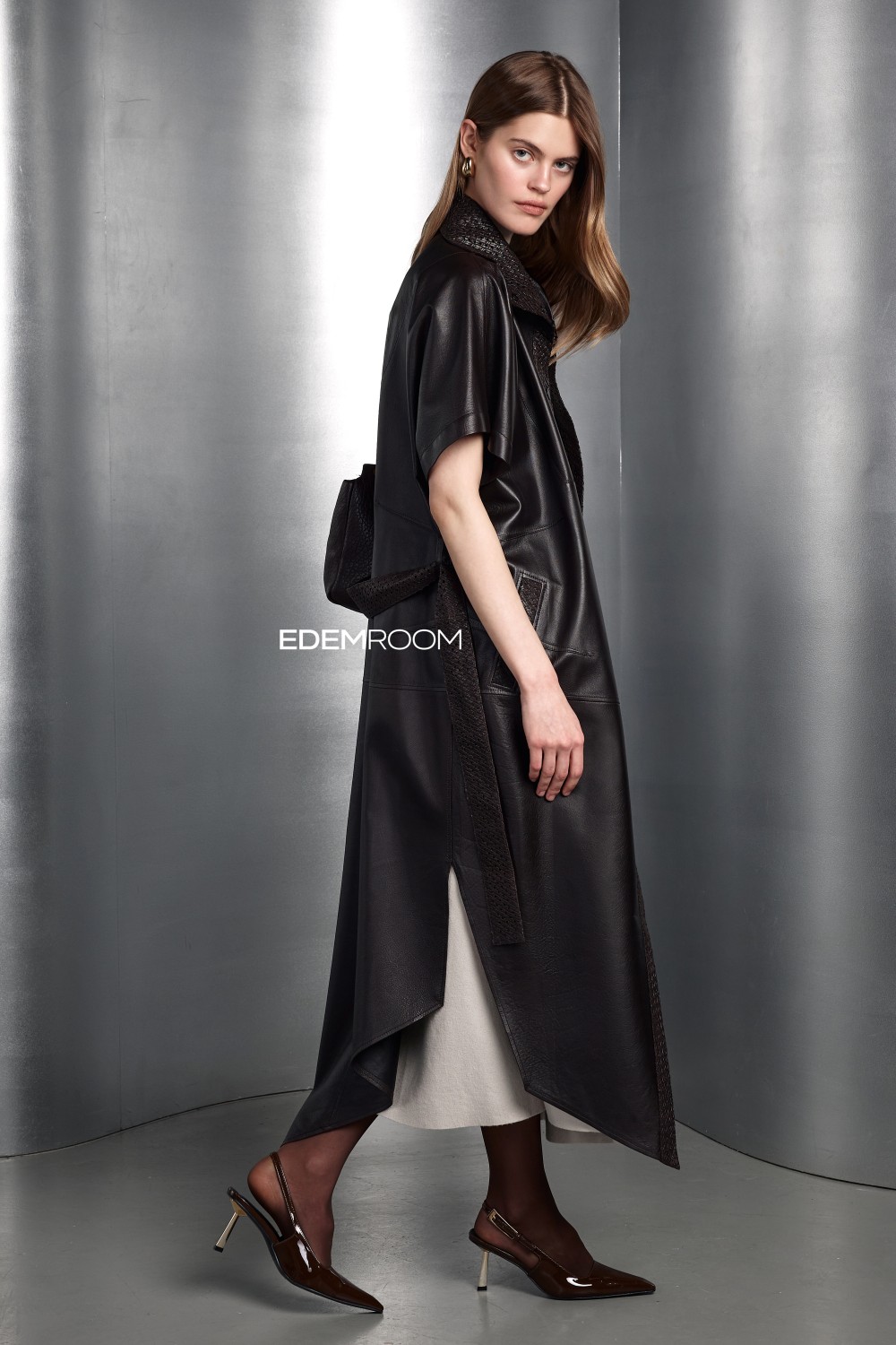 кожаный плащ рубашка