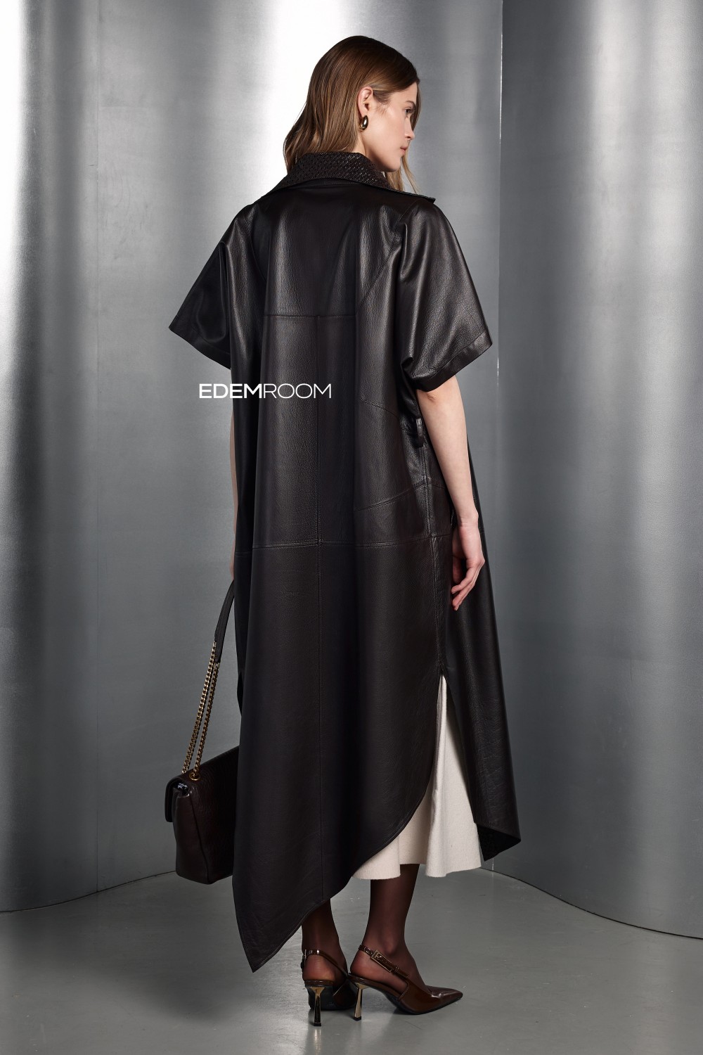 кожаный плащ рубашка