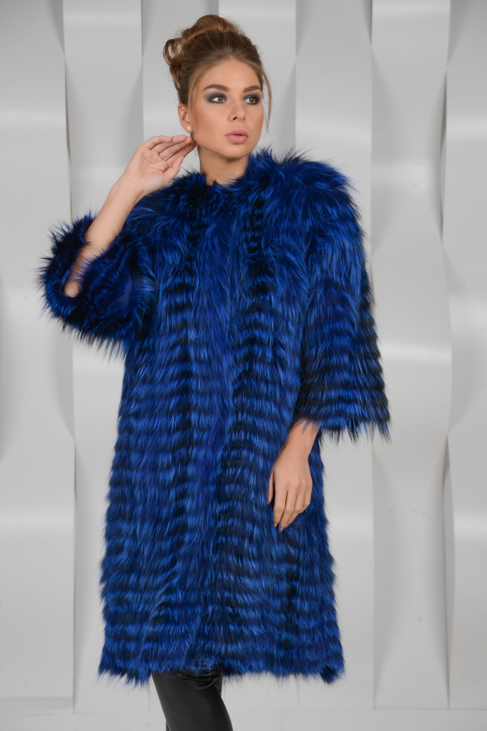 Синее пальто из чернобурки