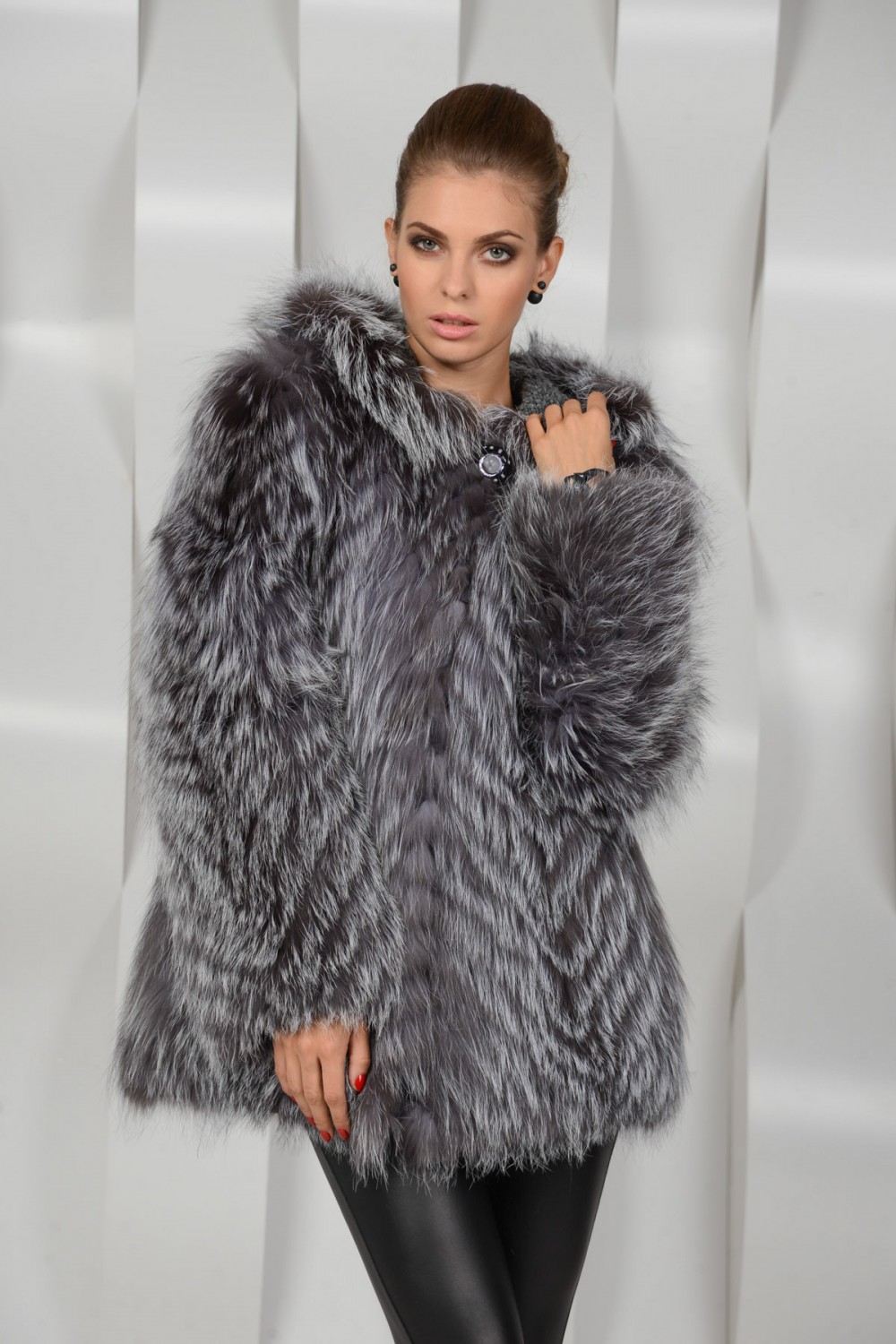 Женское пальто из чернобурки