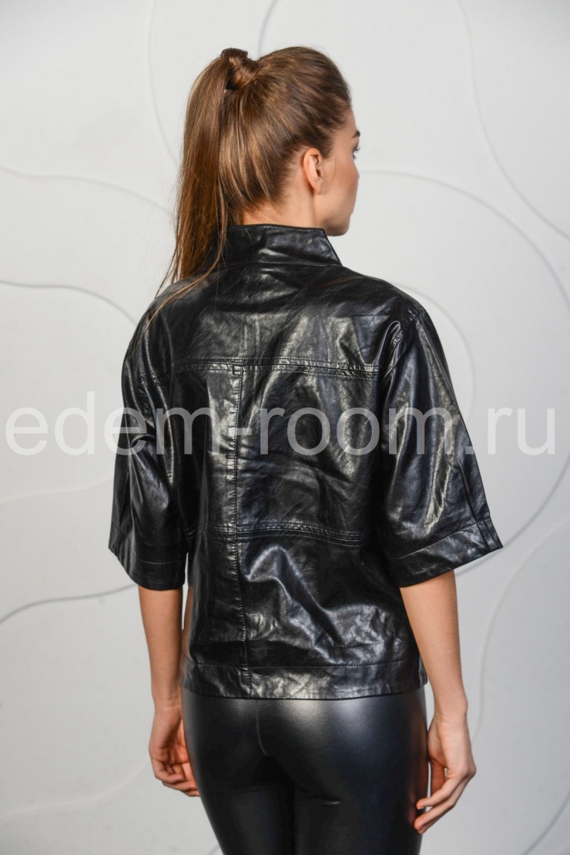 Чёрная куртка из эко-кожи