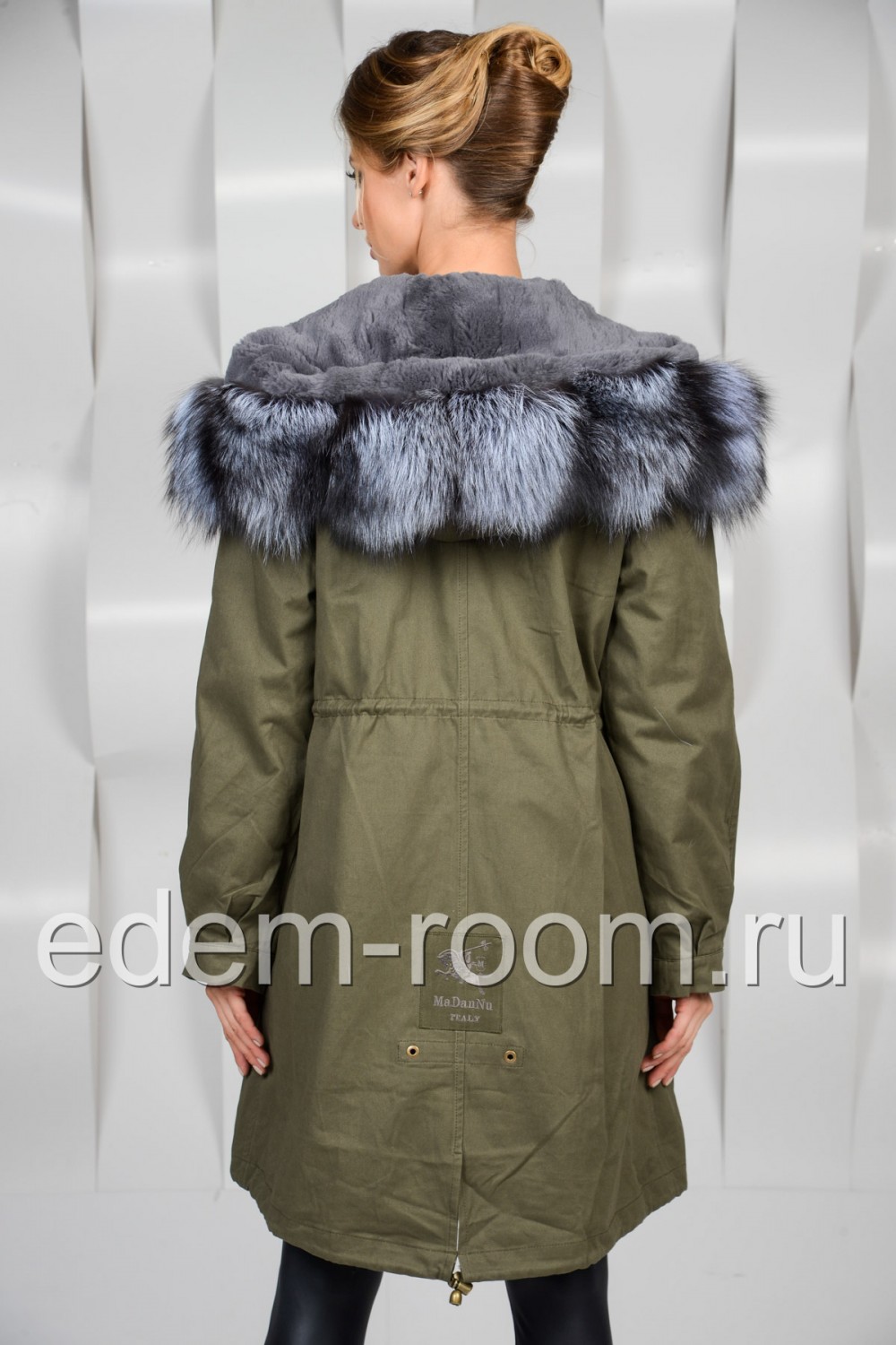 Зимняя куртка - парка с мехом чернобурки