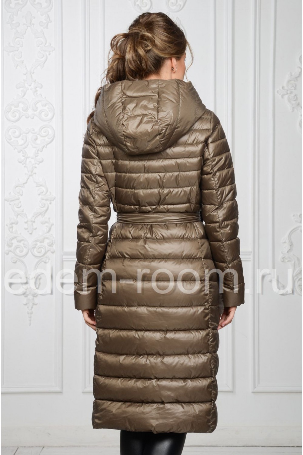 Утеплённое пальто для прохладной погоды 
