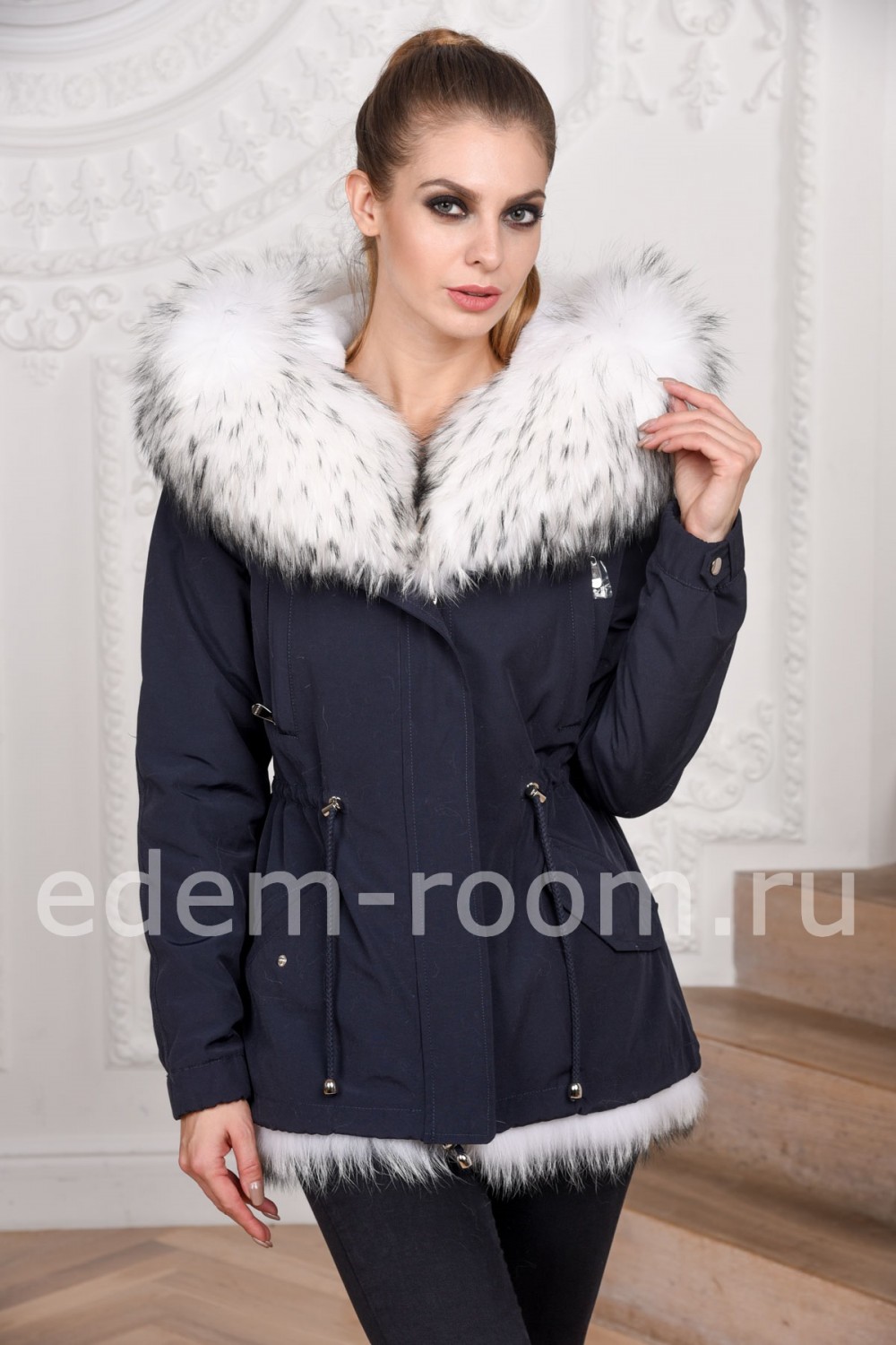 Зимняя парка-куртка с мехом белого енота