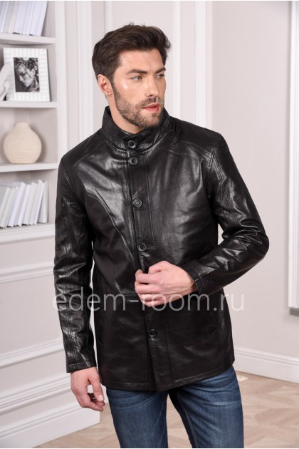 Мужская куртка из натуральной кожи черного цвета с пуговицами