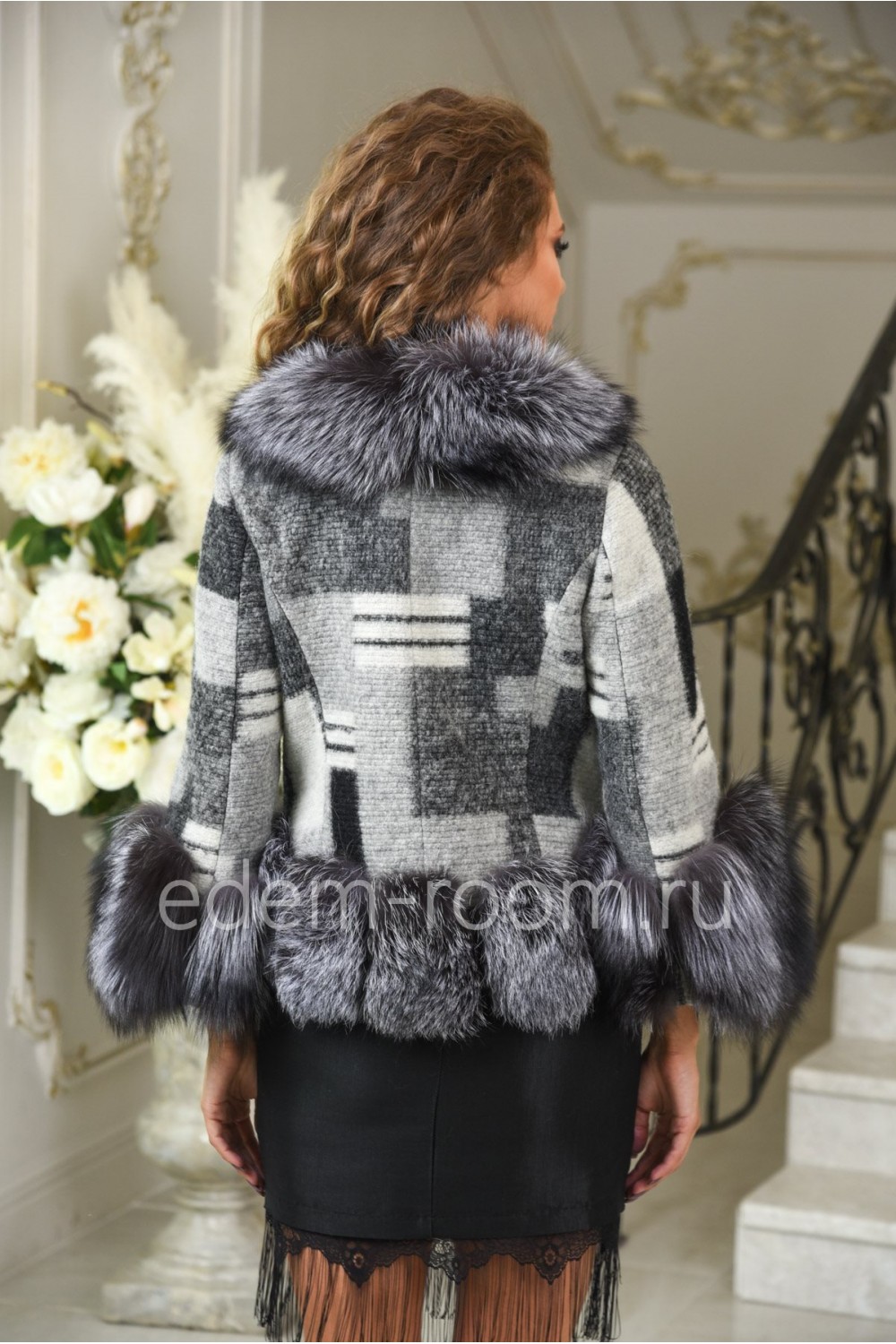 Демисезонное пальто из шерсти альпаки с мехом 