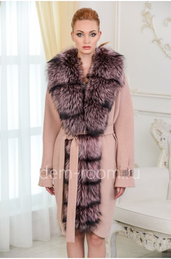 Пальто с мехом чернобурой лисы
