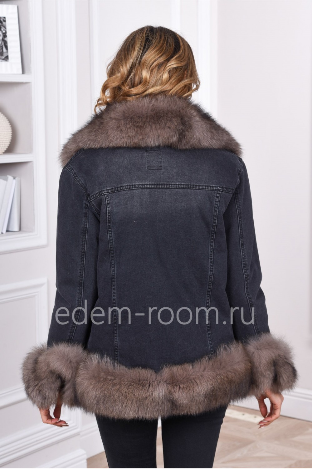 Джинсовая женская куртка с мехом песца 