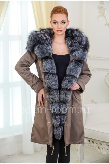 Женская парка- пальто с мехом чернобурки