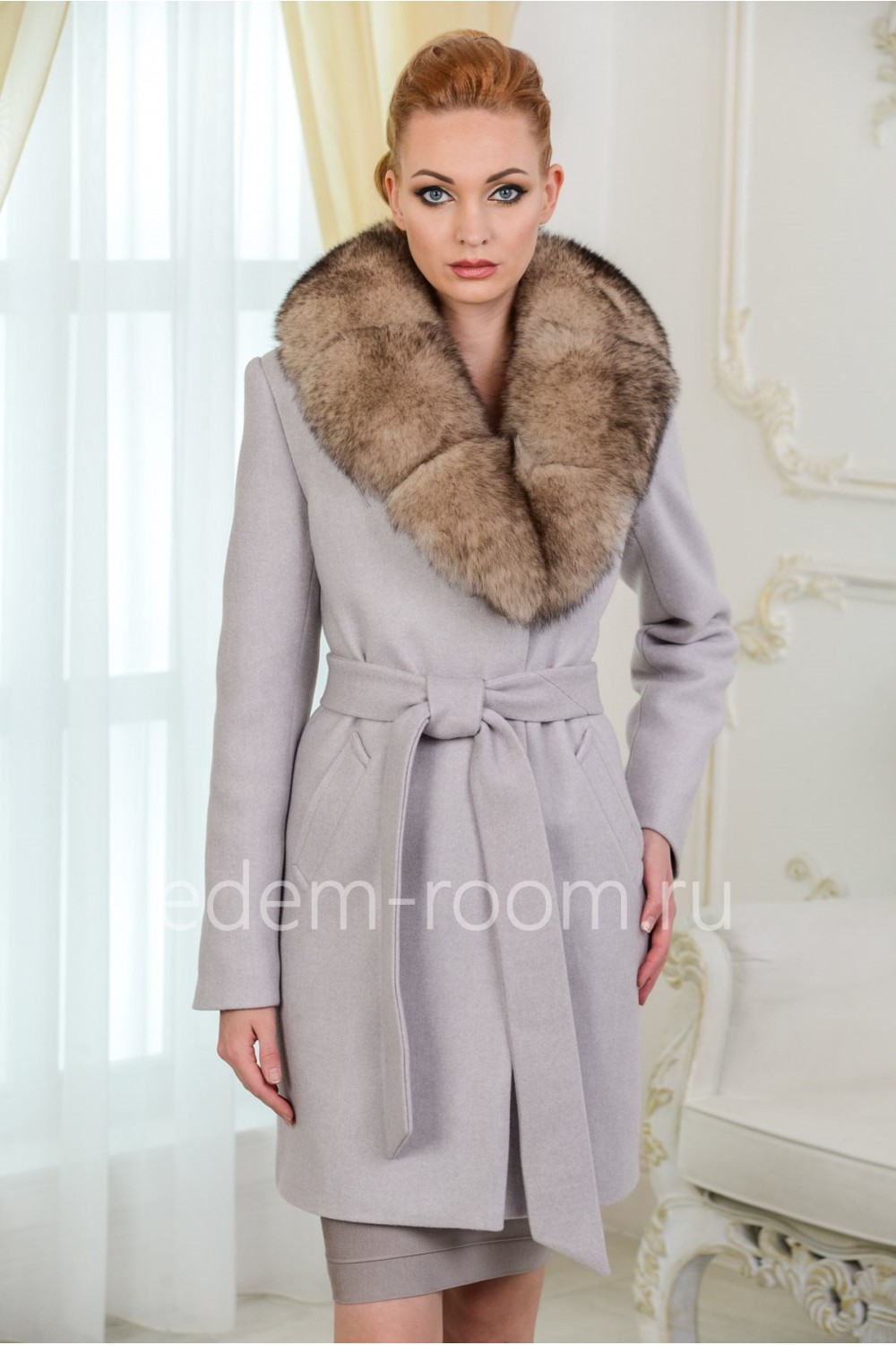 Женское пальто из шерсти