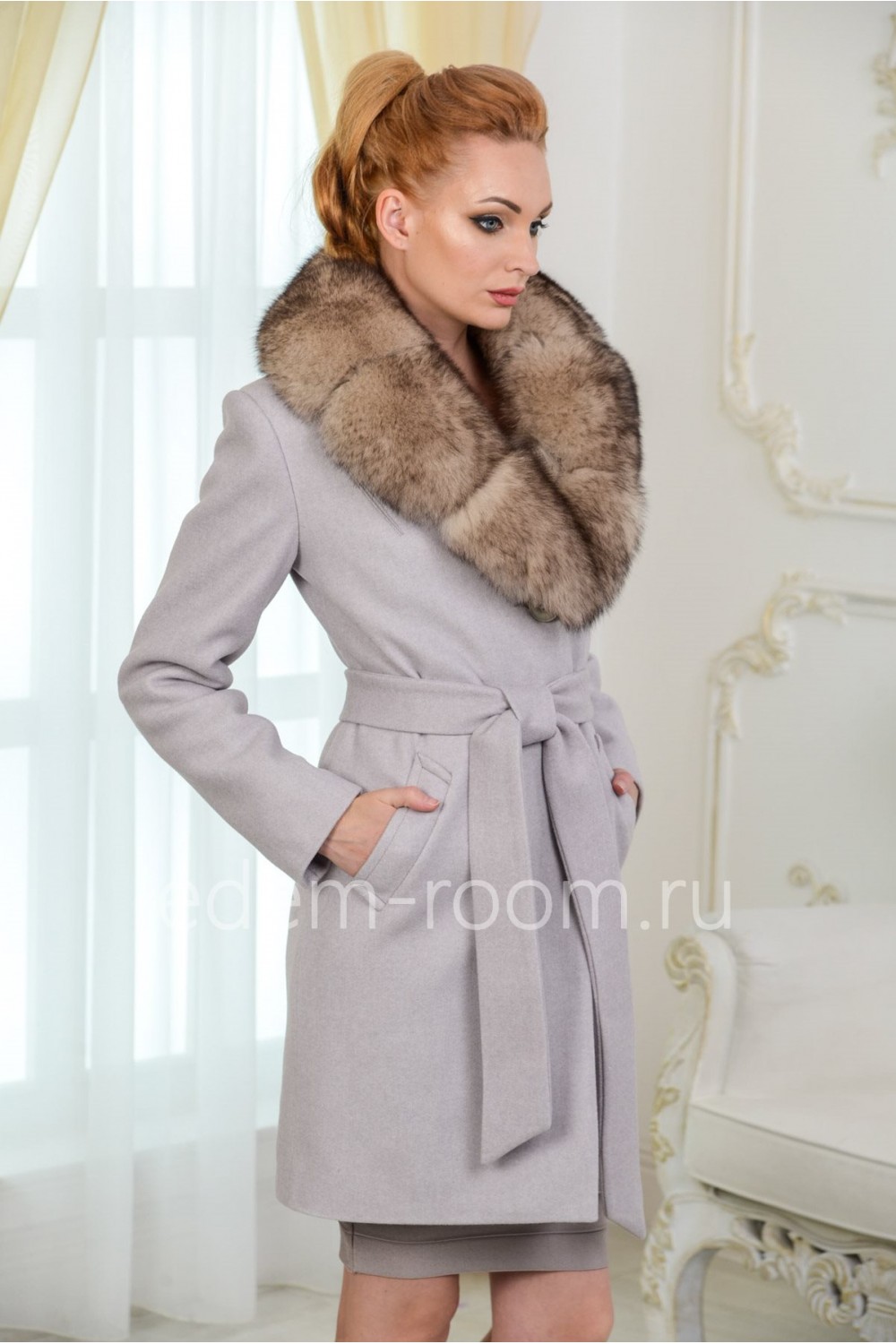 Женское пальто из шерсти