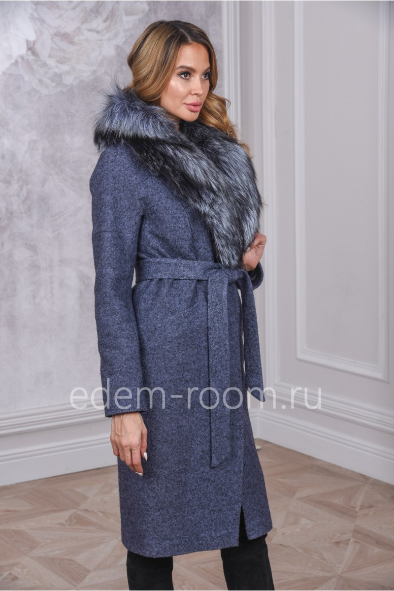 Шерстяное пальто с мехом чернобурой лисы