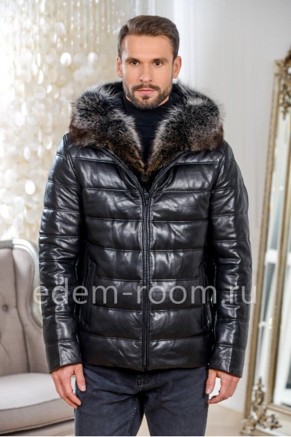 Зимняя кожаная куртка с меховым капюшоном