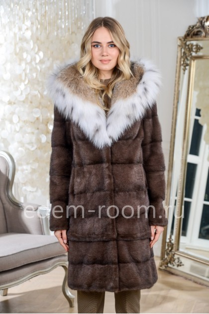 Новинка. Шуба из норки с капюшоном из рыси