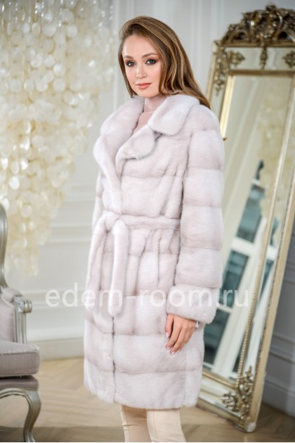 Шубка из норки под пояс с английским воротником Шубка из норки под пояс с английским воротником