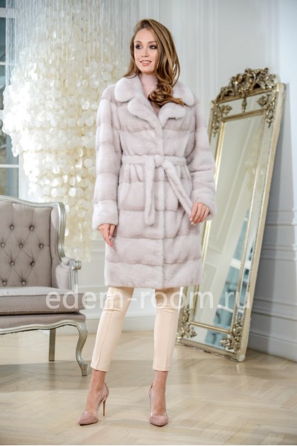 Шубка из норки под пояс с английским воротником Шубка из норки под пояс с английским воротником