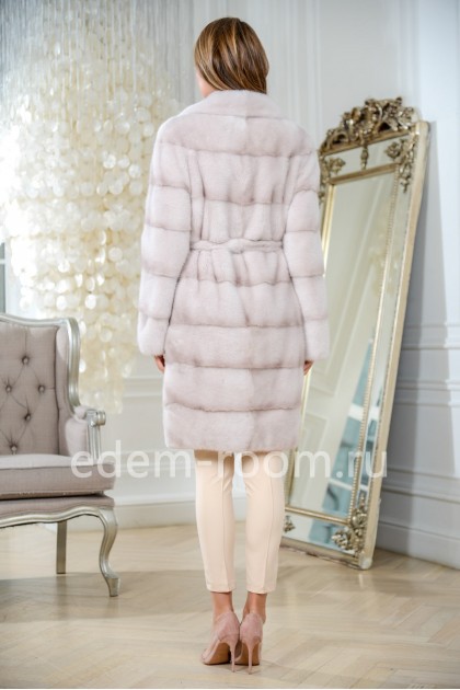 Шубка из норки под пояс с английским воротником Шубка из норки под пояс с английским воротником