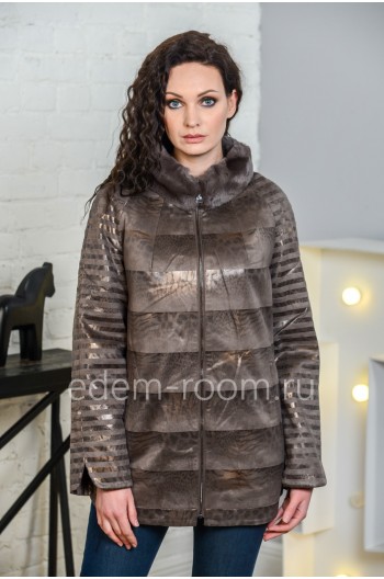Женская куртка из искусственной замши 