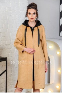 Женское пальто с капюшоном