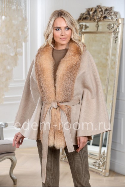 Пальто-пончо с мехом лисы
