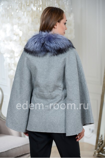 Пальто пончо с мехом чернобурки