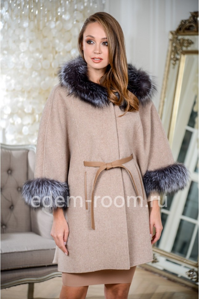 Пальто - пончо с капюшоном