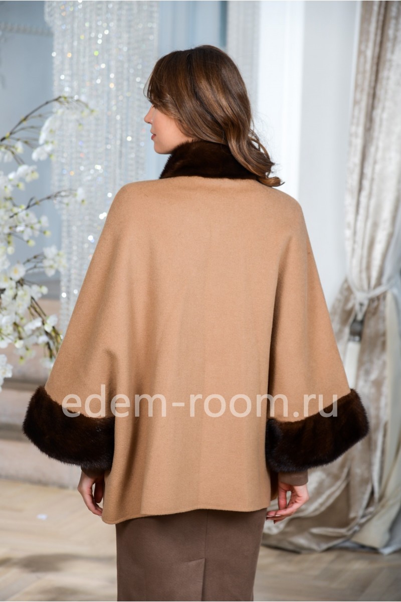 Кашемировое пальто с норковыми манжетами