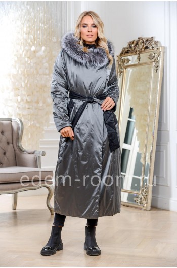 Удлинённое пуховое пальто серого цвета