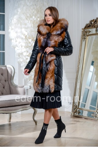 Кожаное зимнее пальто отороченное мехом лисы с капюшоном