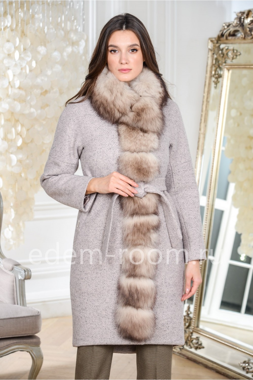 Зимнее пальто с меховой планкой