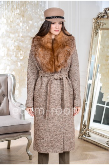 Пальто с мехом лисы, утепленное