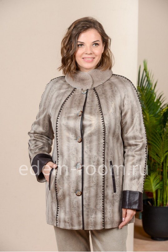 Куртка на межсезонье из экозамши