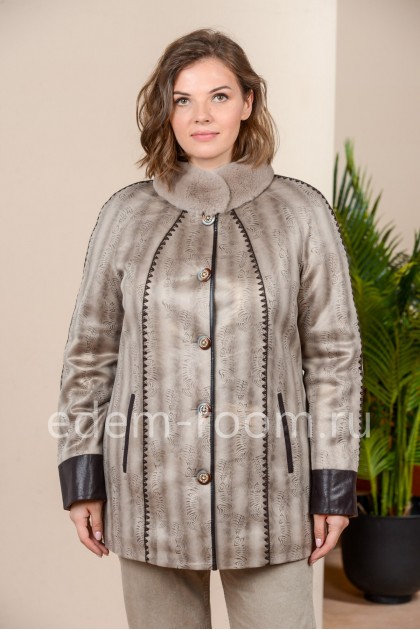 Куртка на межсезонье из экозамши