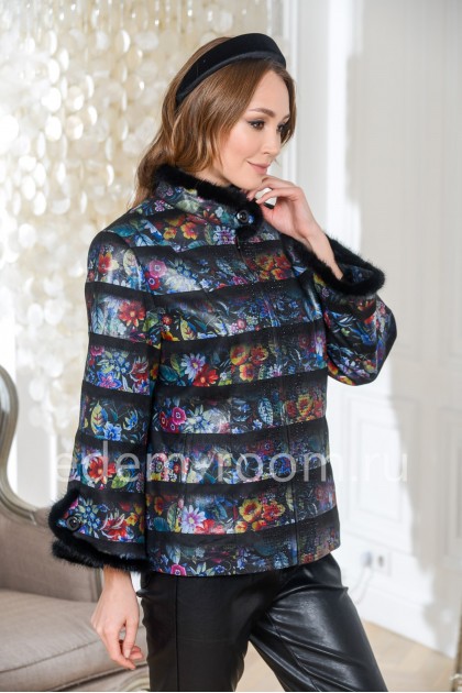 Весенняя куртка для женщин больших размеров